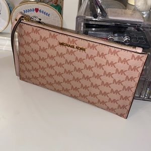 Michael Kors Wrislet